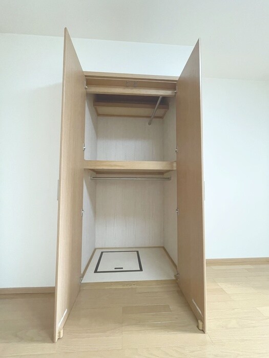 物件内観写真3　(収納)