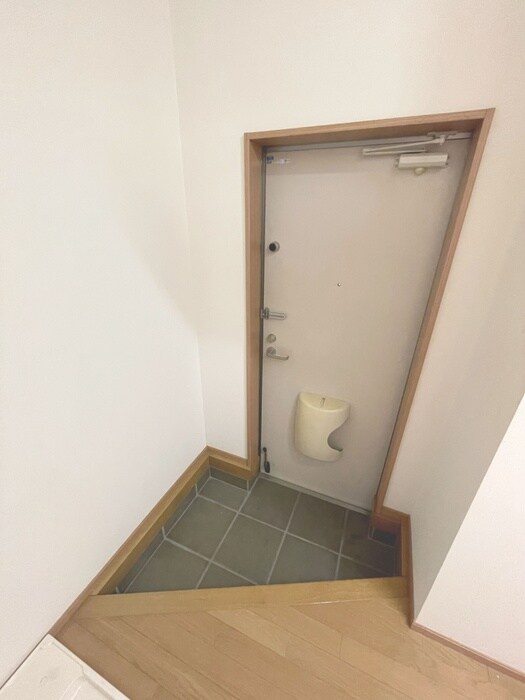 物件内観写真16　(玄関)