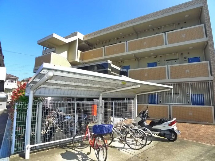 フォルトゥ－ナコンテの駐輪場