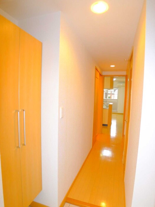 フォルトゥ－ナコンテの玄関