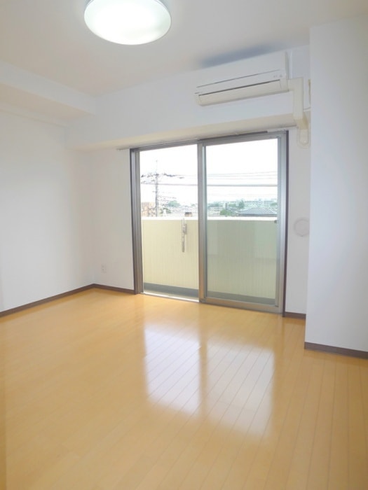 物件内観写真4　(居室)