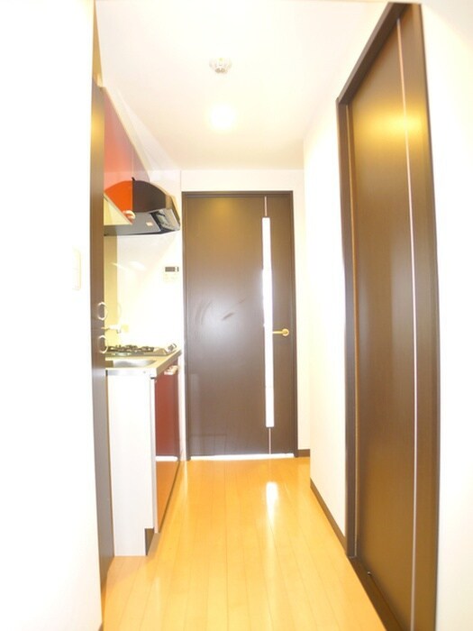 物件内観写真13　(玄関)