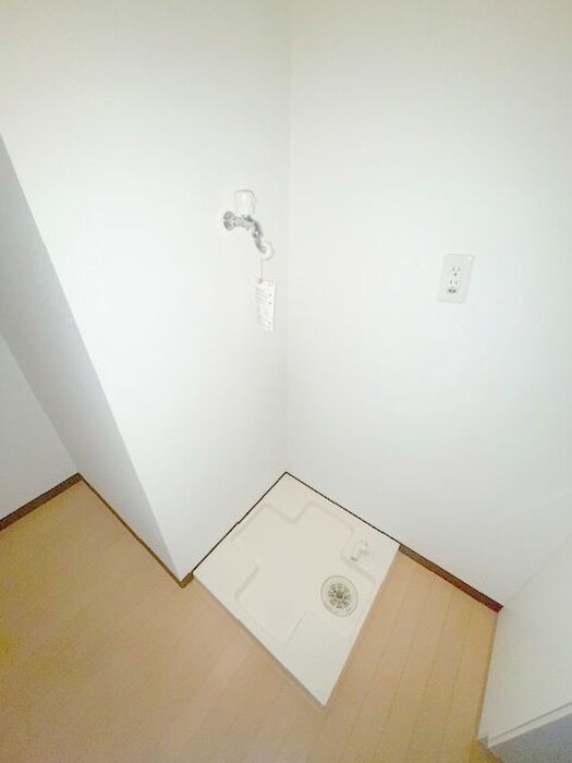 物件内観写真18　(洗濯機置場)