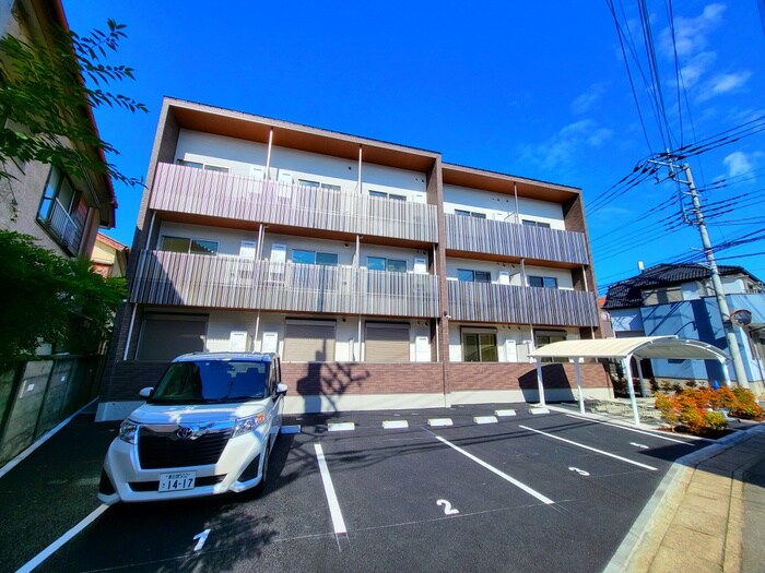 物件外観写真4　(駐車場)