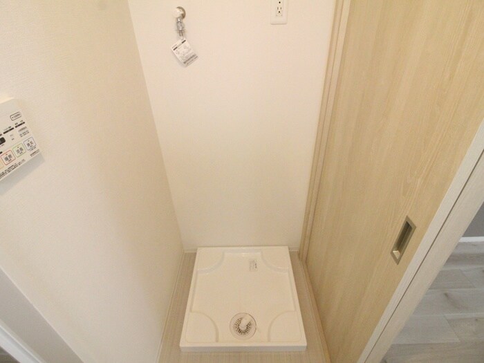 物件内観写真14　(洗濯機置場)