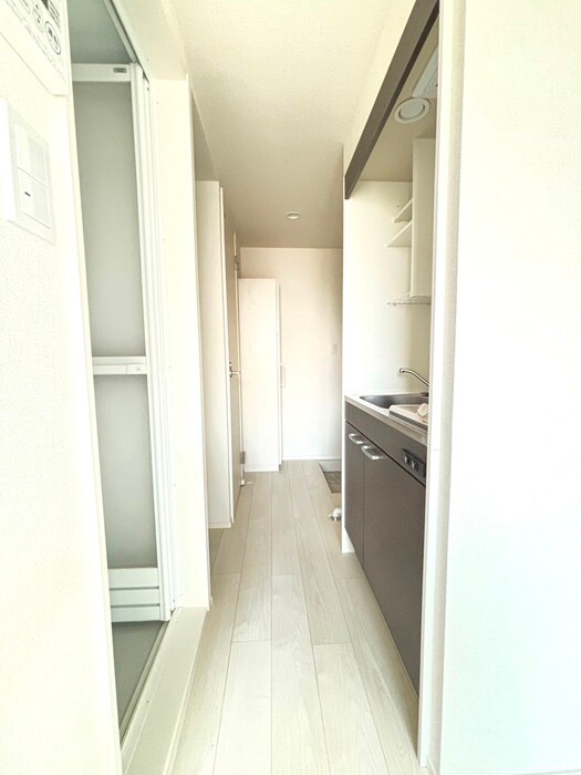 物件内観写真20　(廊下)