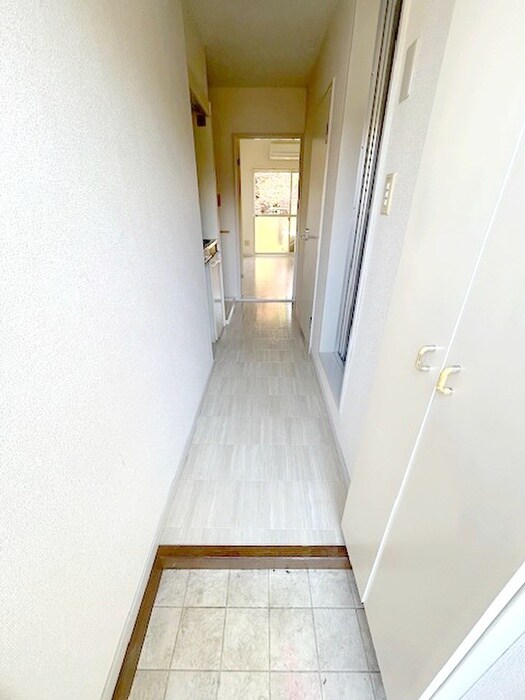 物件内観写真17　(玄関)