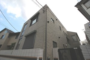 ヴィラパ－ク１番館外観写真