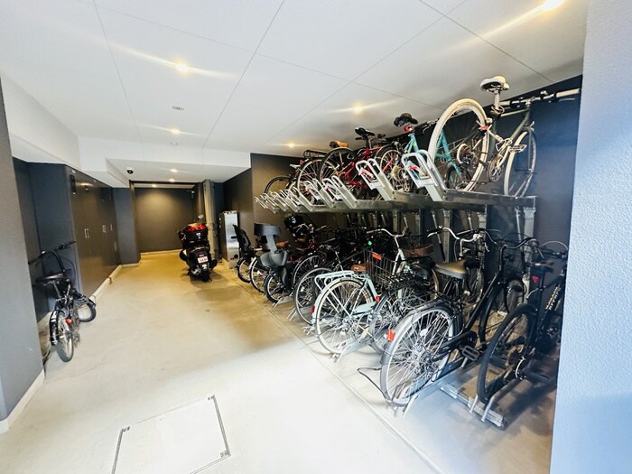 物件外観写真6　(駐輪場)