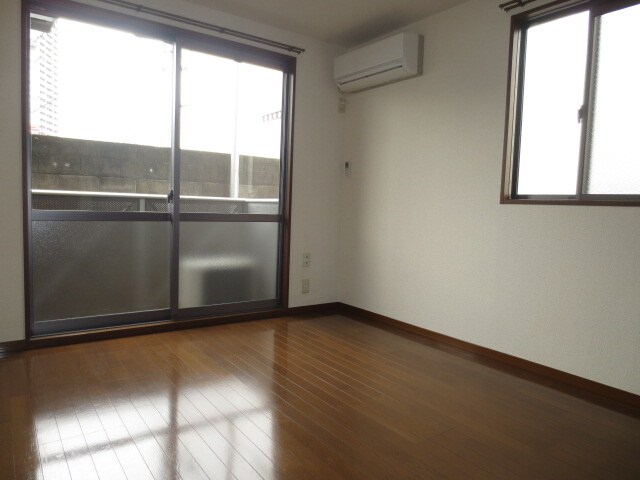 物件内観写真4　(居室)