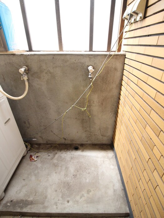 物件内観写真14　(洗濯機置場)