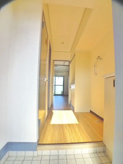 物件内観写真19　(玄関)