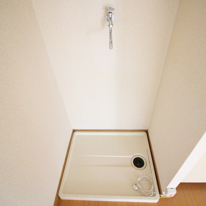 物件内観写真15　(洗濯機置場)