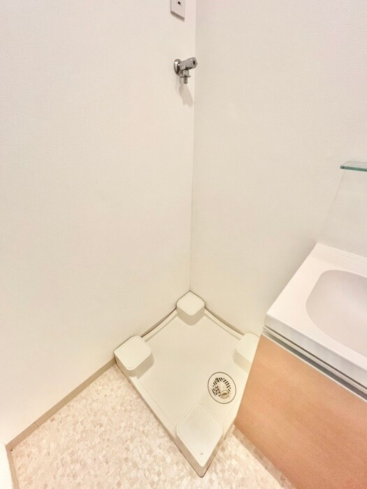 物件内観写真13　(洗濯機置場)