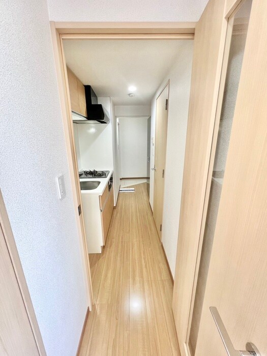 物件内観写真16　(廊下)