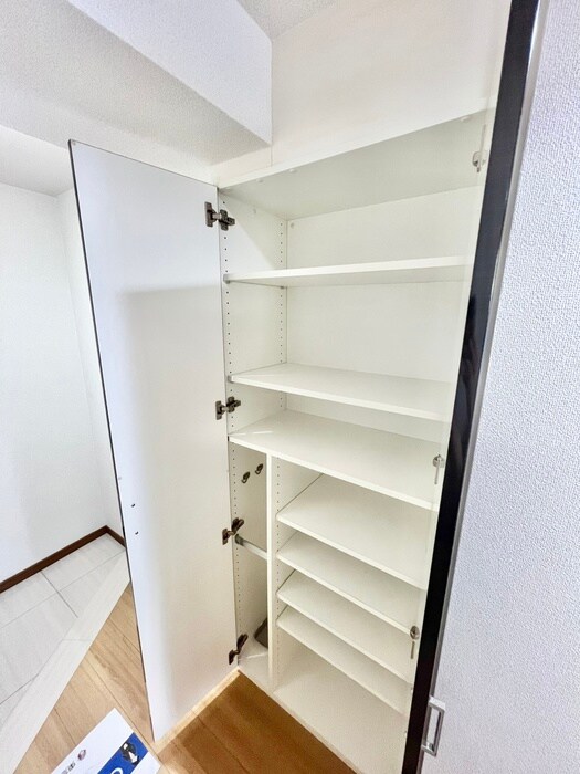 物件内観写真18　(靴箱)