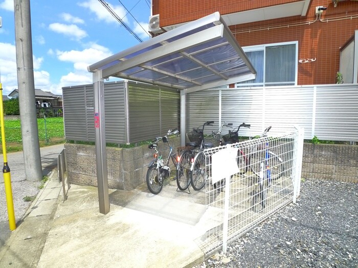 物件外観写真4　(駐輪場)