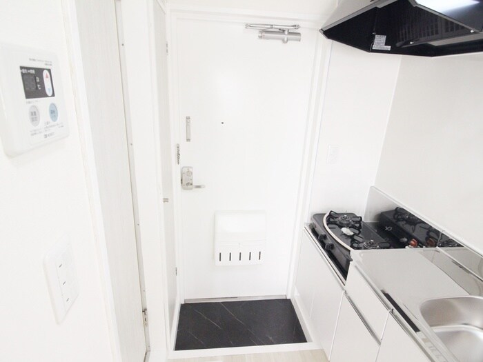 物件内観写真14　(玄関)