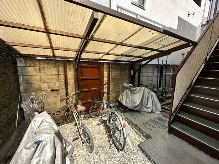 物件外観写真5　(駐輪場)