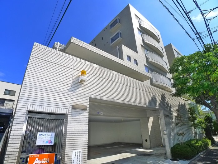 物件外観写真2　(駐車場)