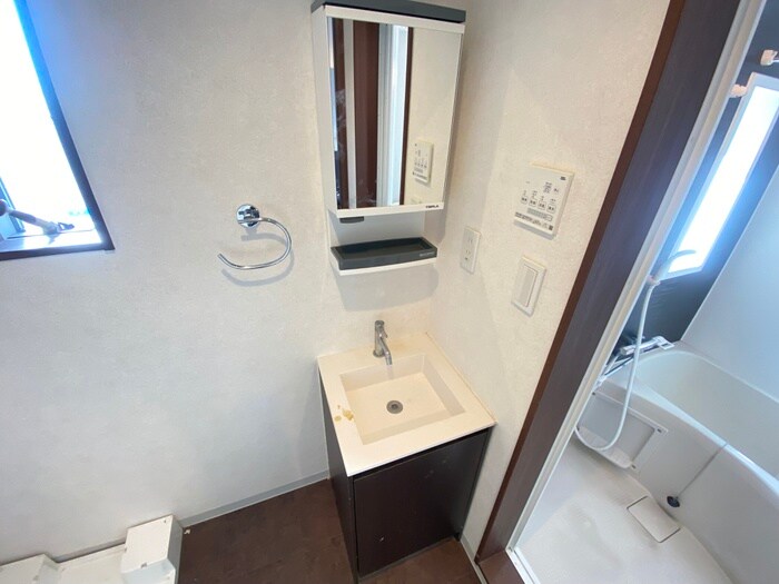 物件内観写真12　(洗面)