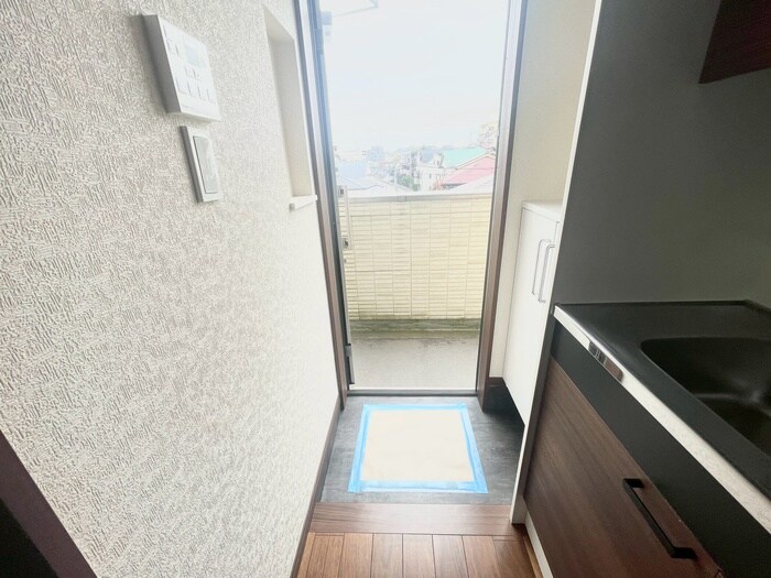 物件内観写真16　(玄関)