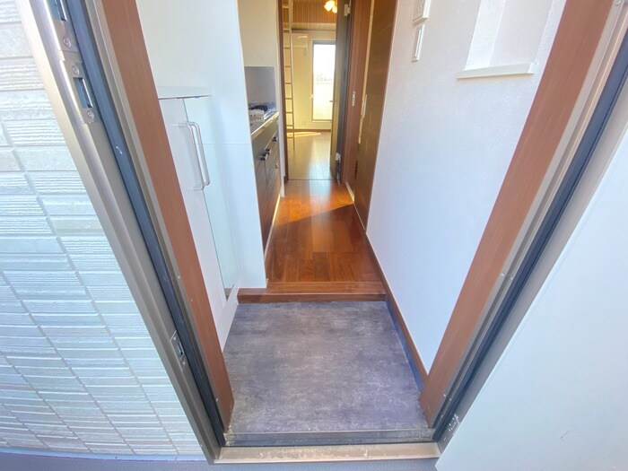 物件内観写真16　(玄関)