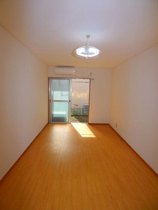 物件内観写真10　(居室)