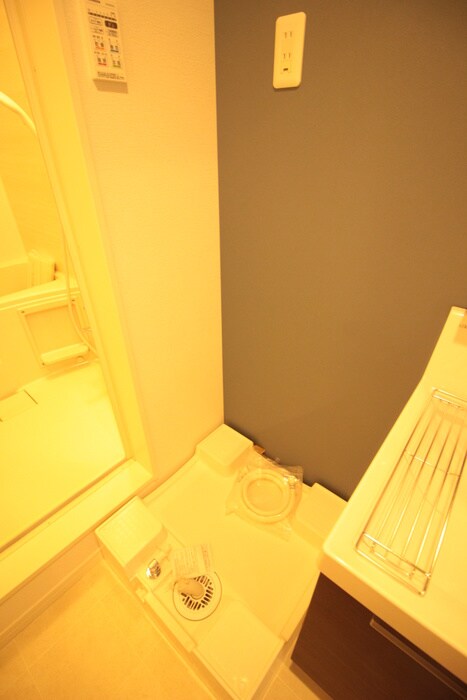 物件内観写真12　(洗濯機置場)