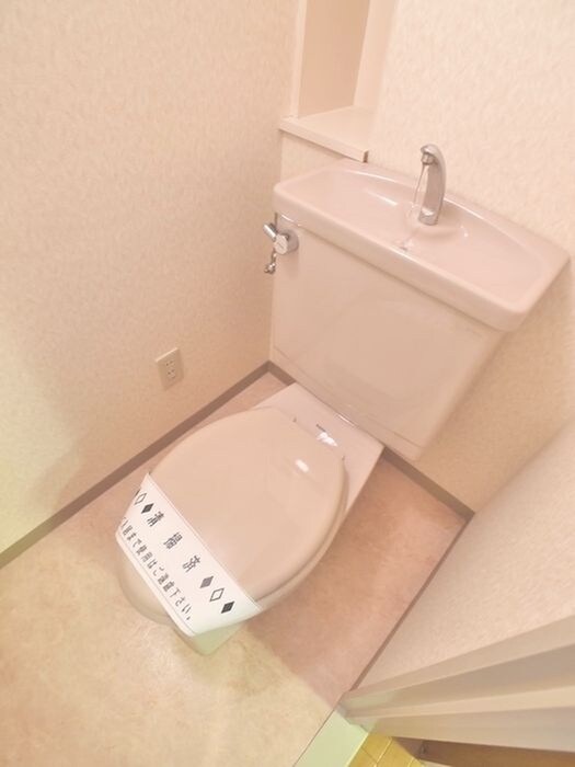 物件内観写真14　(トイレ)