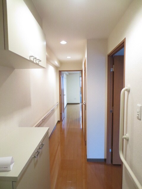 物件内観写真7　(玄関)