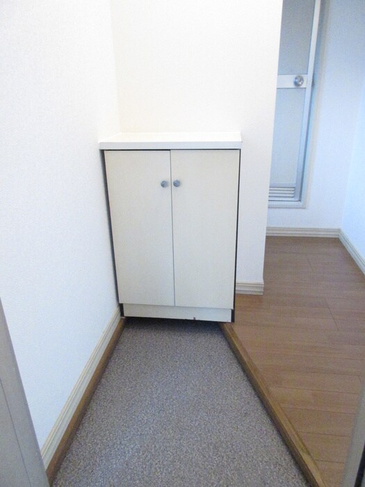 物件内観写真12　(玄関)