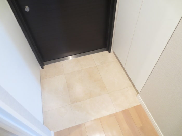 物件内観写真17　(玄関)