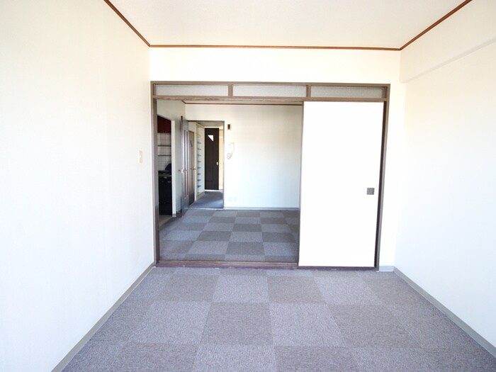 物件内観写真9　(居室)