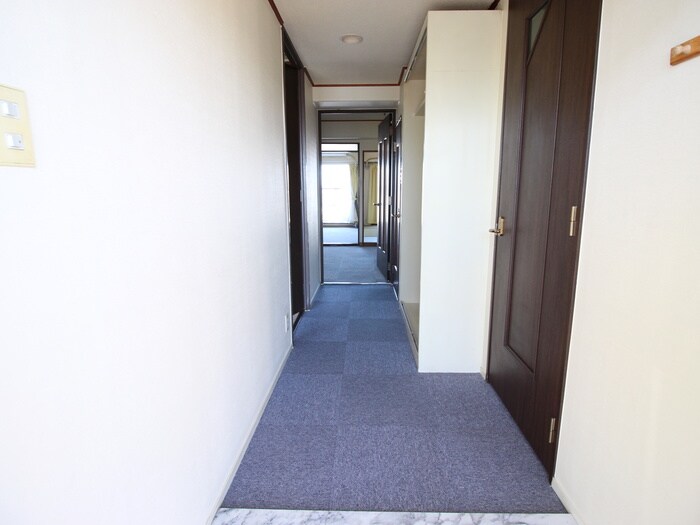 物件内観写真11　(廊下)