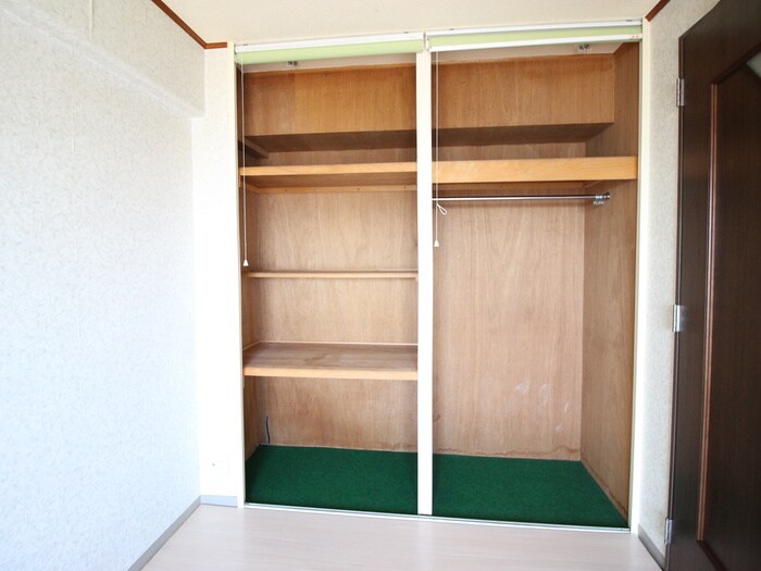 物件内観写真12　(収納)