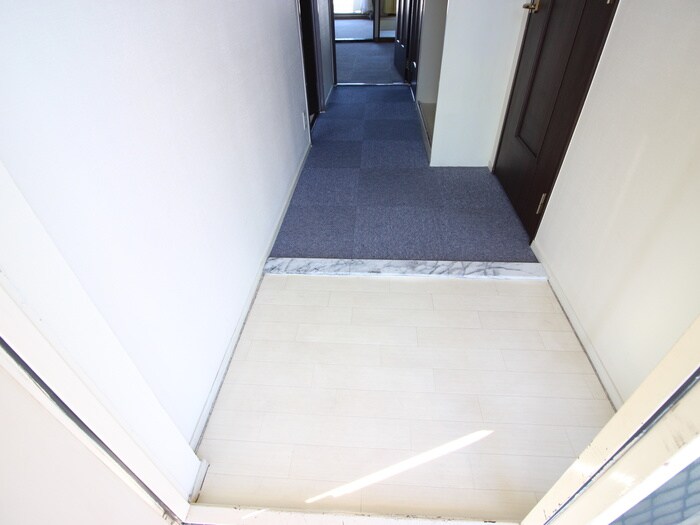 物件内観写真22　(玄関)