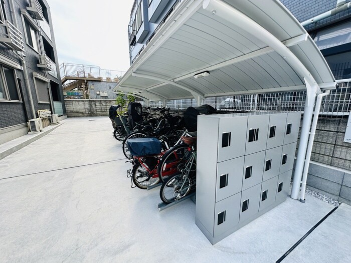 物件外観写真2　(駐輪場)