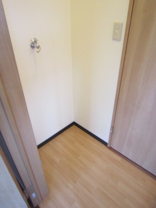 物件内観写真17　(洗濯機置場)