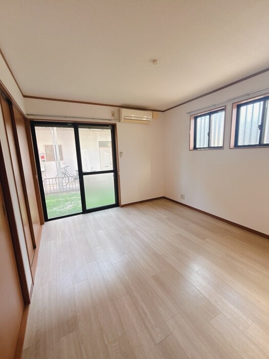 物件内観写真8　(居室)