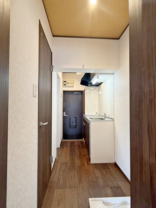 物件内観写真16　(廊下)