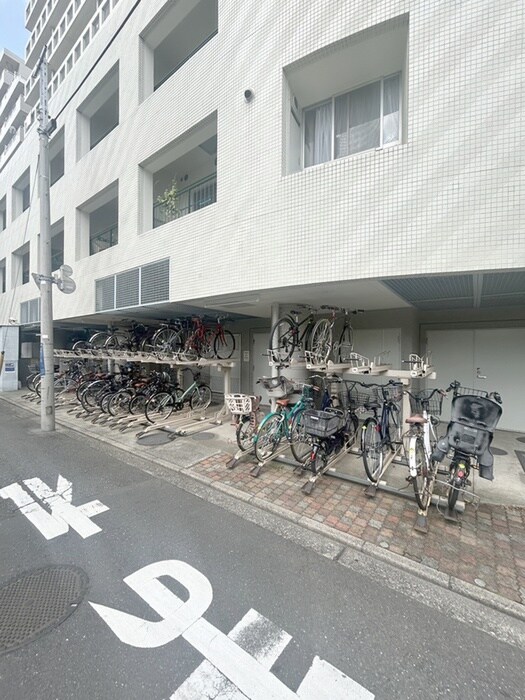 物件外観写真4　(駐輪場)