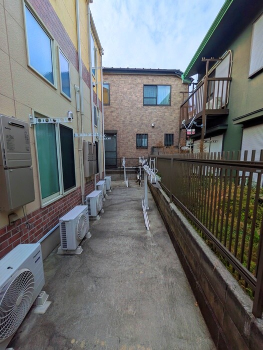 物件外観写真5　(駐輪場)