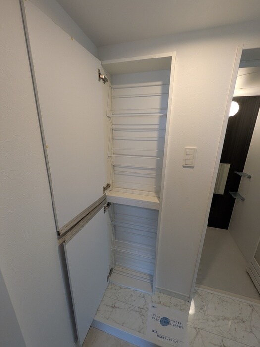 物件内観写真15　(靴箱)