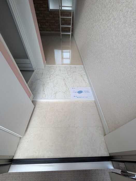 物件内観写真15　(玄関)