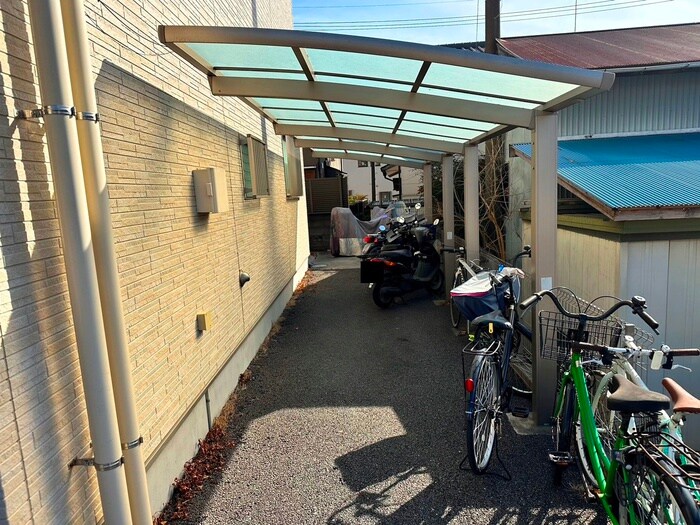 物件外観写真2　(駐輪場)