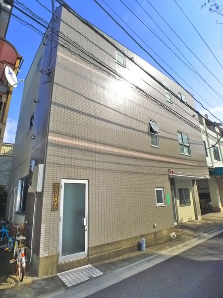 チナリーハイム外観写真