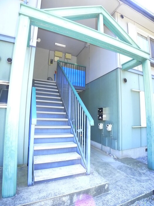 物件外観写真3　(エントランス部分)