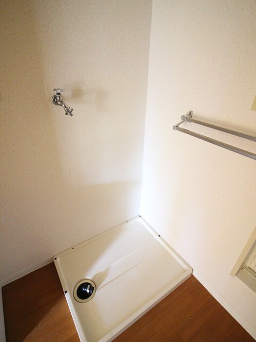 物件内観写真12　(洗濯機置場)