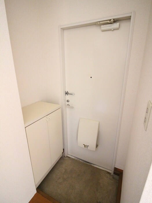物件内観写真16　(玄関)